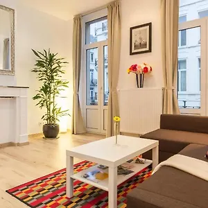 https://central-brussel-steps-grand-place-local-vibrant-neighbourhood.brusselshotelsbook.com